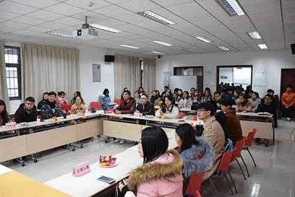 说明: E:\桂恒俊辅导员工作\其它\新闻\88看球apk
-奋斗的青春最美丽——武汉部属高校人文社科类研究生国奖获得者分享会成功举办\88看球apk
-奋斗的青春最美丽——武汉部属高校人文社科类研究生国奖获得者分享会成功举办——请置于第二段前.jpg